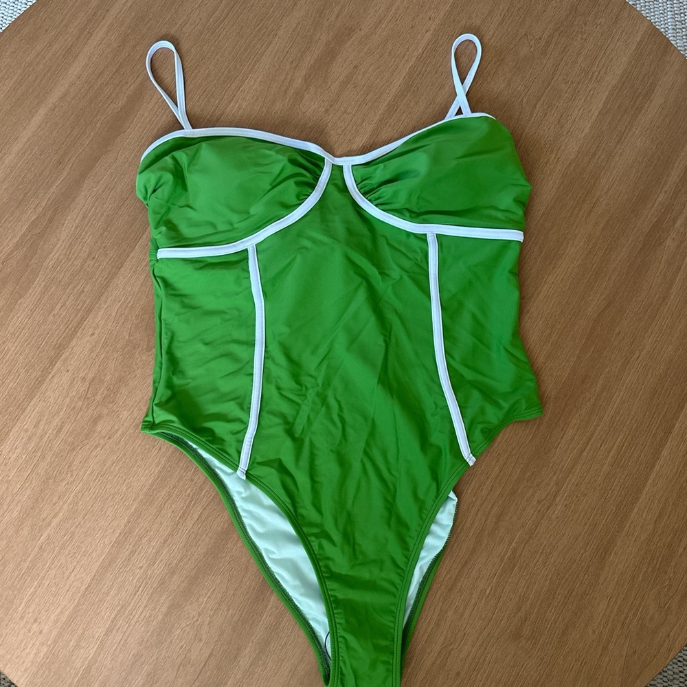 Cupshe Green and White One Piece Swimsuit with High-Cut Leg
